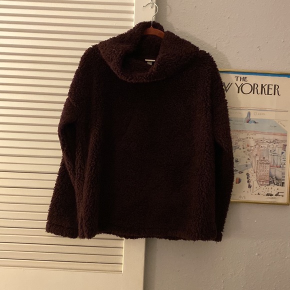 a new day Burgundy Cowl Neck Shirpa pullover size L, like new! - Picture 3 of 4